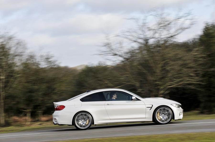  BMW M4 Coupe Competition Package 2016 года  (UK) (фото 12 из 24)